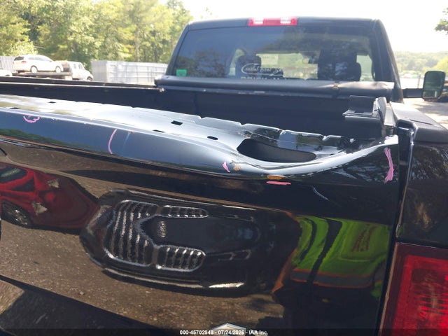 45702948 :رقم المزاد ، 3C6UR5CL2JG358070 vin ، 2018 Ram 2500 مزاد بيع