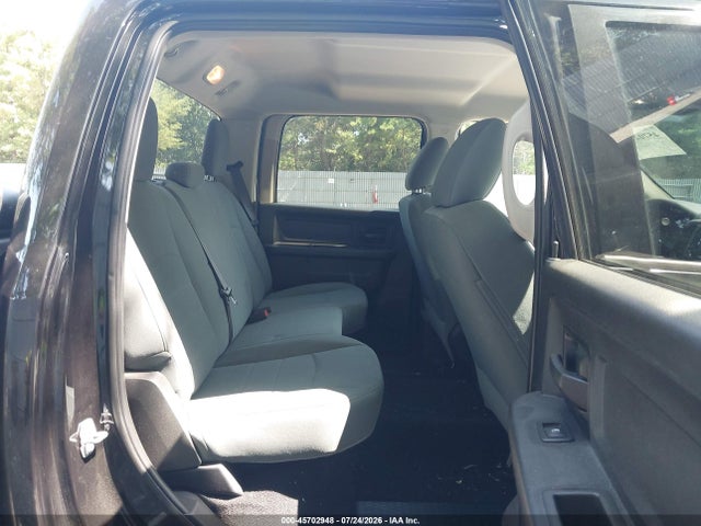 45702948 :رقم المزاد ، 3C6UR5CL2JG358070 vin ، 2018 Ram 2500 مزاد بيع
