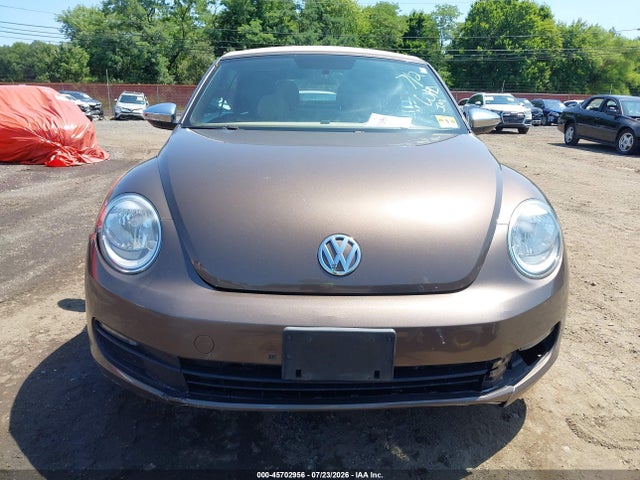 45702956 :رقم المزاد ، 3VW5P7AT7DM803374 vin ، 2013 Volkswagen Beetle 2.5l 70s Edition مزاد بيع