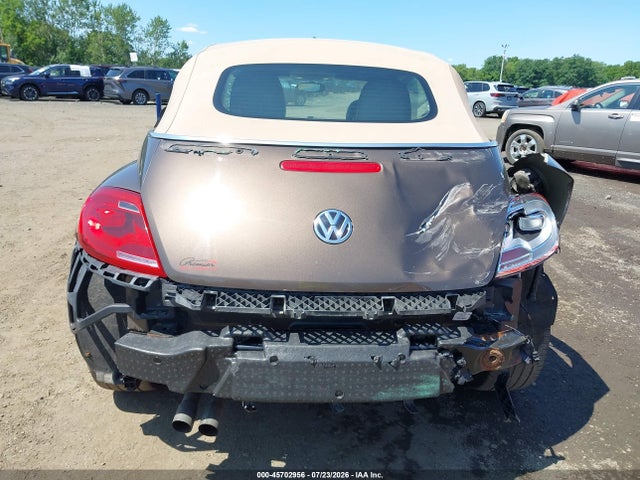 45702956 :رقم المزاد ، 3VW5P7AT7DM803374 vin ، 2013 Volkswagen Beetle 2.5l 70s Edition مزاد بيع