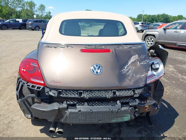 45702956 :رقم المزاد ، 3VW5P7AT7DM803374 vin ، 2013 Volkswagen Beetle 2.5l 70s Edition مزاد بيع