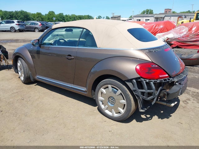 45702956 :رقم المزاد ، 3VW5P7AT7DM803374 vin ، 2013 Volkswagen Beetle 2.5l 70s Edition مزاد بيع