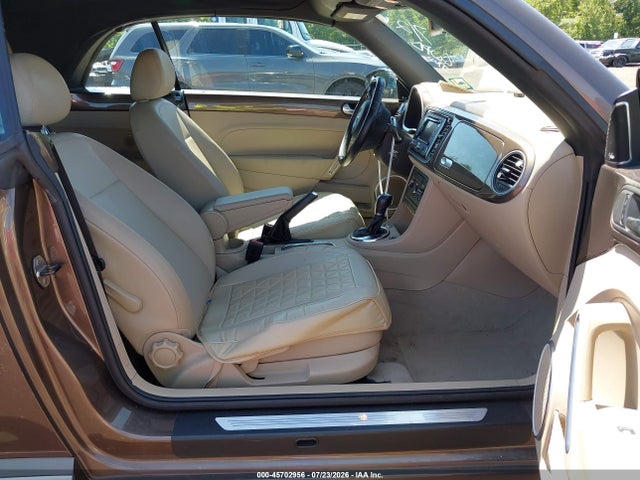 45702956 :رقم المزاد ، 3VW5P7AT7DM803374 vin ، 2013 Volkswagen Beetle 2.5l 70s Edition مزاد بيع