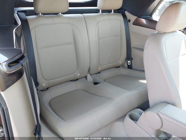 45702956 :رقم المزاد ، 3VW5P7AT7DM803374 vin ، 2013 Volkswagen Beetle 2.5l 70s Edition مزاد بيع