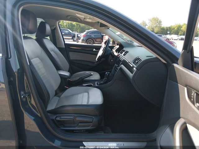 2014 Volkswagen Passat 1.8t Sport მანქანა იყიდება აუქციონზე, vin: 1VWBT7A35EC088094, აუქციონის ნომერი: 45702997