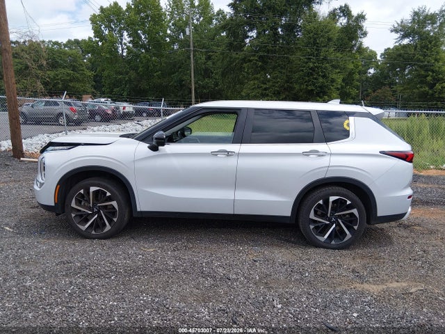 2022 Mitsubishi Outlander Black Edition 2wd/se 2.5 2wd/se Launch Edition 2wd მანქანა იყიდება აუქციონზე, vin: JA4J3UA88NZ010683, აუქციონის ნომერი: 45703007