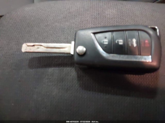 45703225 :رقم المزاد ، 5YFEPMAE6MP207393 vin ، 2021 Toyota Corolla Le مزاد بيع
