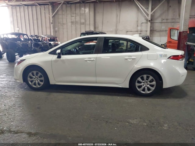 45703225 :رقم المزاد ، 5YFEPMAE6MP207393 vin ، 2021 Toyota Corolla Le مزاد بيع