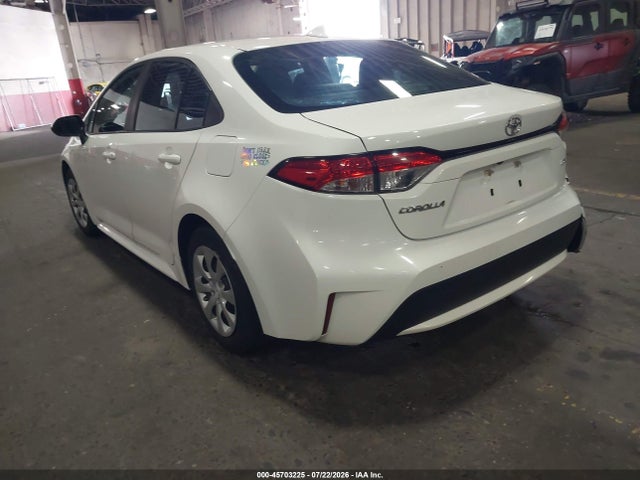 45703225 :رقم المزاد ، 5YFEPMAE6MP207393 vin ، 2021 Toyota Corolla Le مزاد بيع