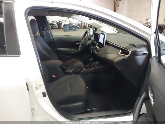 45703225 :رقم المزاد ، 5YFEPMAE6MP207393 vin ، 2021 Toyota Corolla Le مزاد بيع