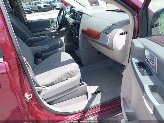 2008 Chrysler Town & Country Touring მანქანა იყიდება აუქციონზე, vin: 2A8HR54P18R779738, აუქციონის ნომერი: 45703599