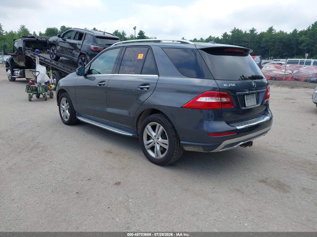 45703688 :رقم المزاد ، 4JGDA0EB1FA556552 vin ، 2015 Mercedes-benz Ml 250 Bluetec 4matic مزاد بيع