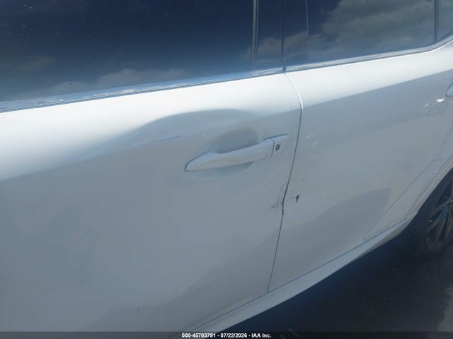 Aukcja sprzedaży 2016 Lexus Is 200t, vin: JTHBA1D27G5010558, numer aukcji: 45703791