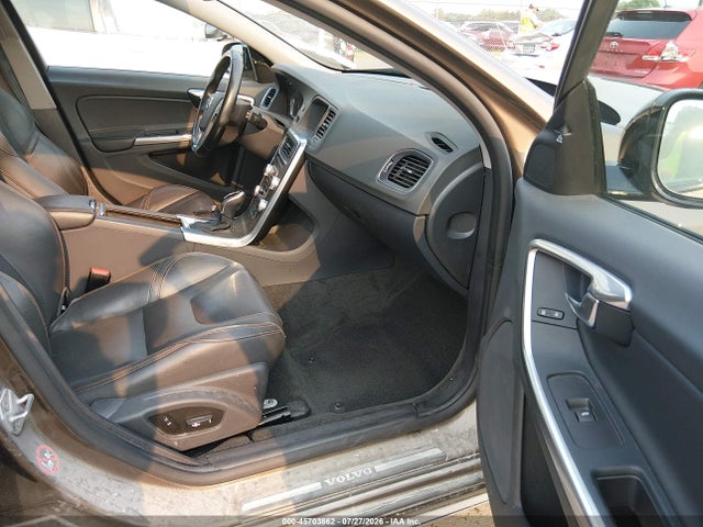 Aukcja sprzedaży 2016 Volvo V60 Cross Country T5, vin: YV4612HK7G1015072, numer aukcji: 45703862