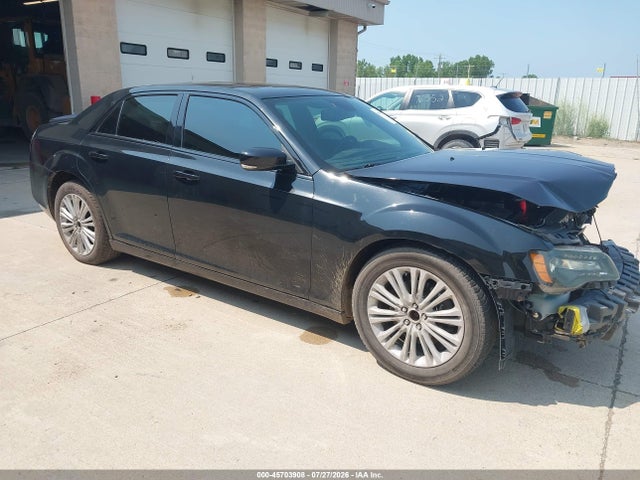 Продаж на аукціоні авто 2014 Chrysler 300c John Varvatos Luxury Edition Awd, vin: 2C3CCAJT2EH149228, номер лоту: 45703908