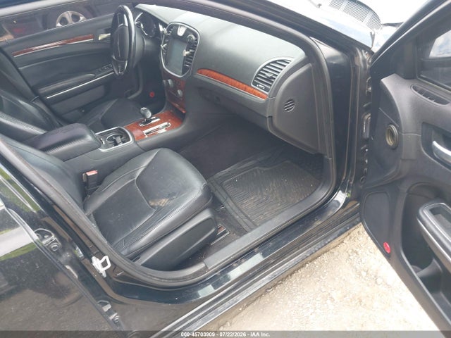 45703909 :رقم المزاد ، 2C3CCAAG1DH504438 vin ، 2013 Chrysler 300 Motown مزاد بيع