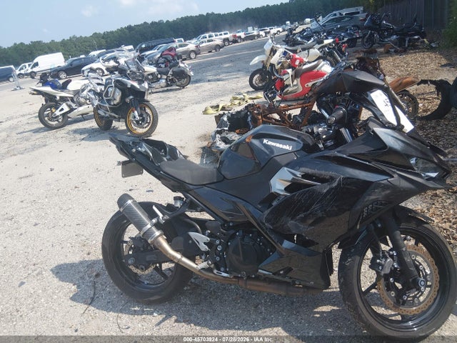 Kawasaki EX400 2022 JKAEXKH19NDAH8652 Image 11