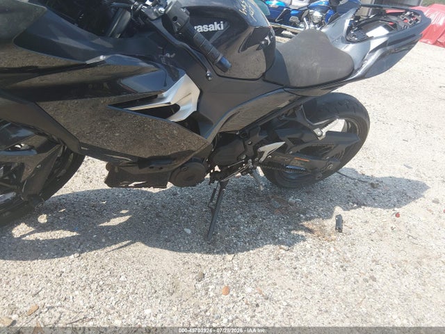 Kawasaki EX400 2022 JKAEXKH19NDAH8652 Image 9