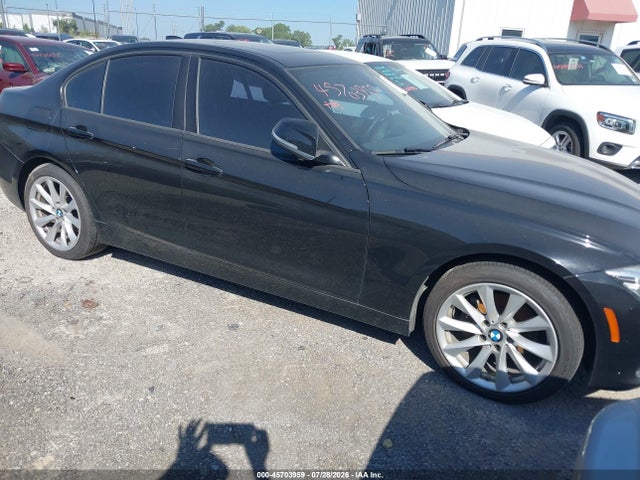 45703959 :رقم المزاد ، WBA8E5G59JNV02221 vin ، 2018 Bmw 320i Xdrive مزاد بيع