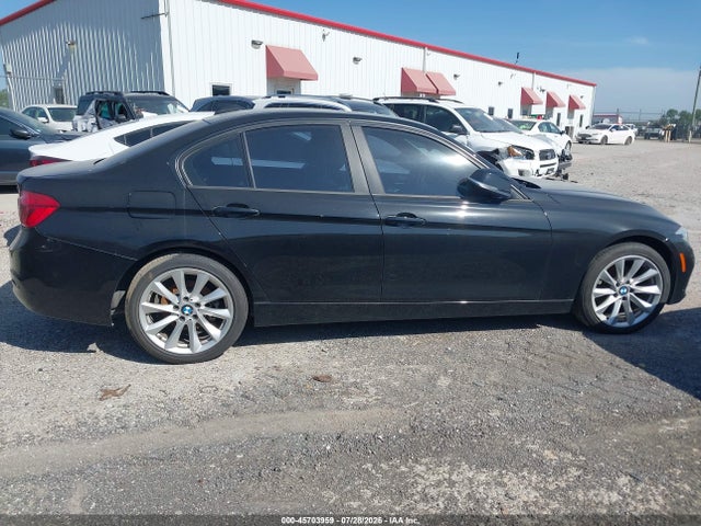 45703959 :رقم المزاد ، WBA8E5G59JNV02221 vin ، 2018 Bmw 320i Xdrive مزاد بيع