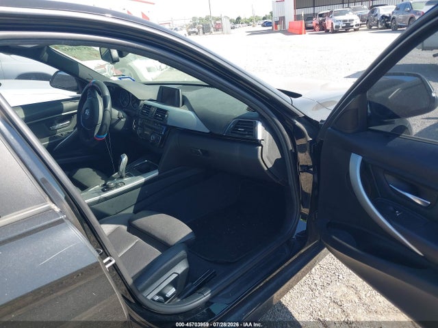 45703959 :رقم المزاد ، WBA8E5G59JNV02221 vin ، 2018 Bmw 320i Xdrive مزاد بيع
