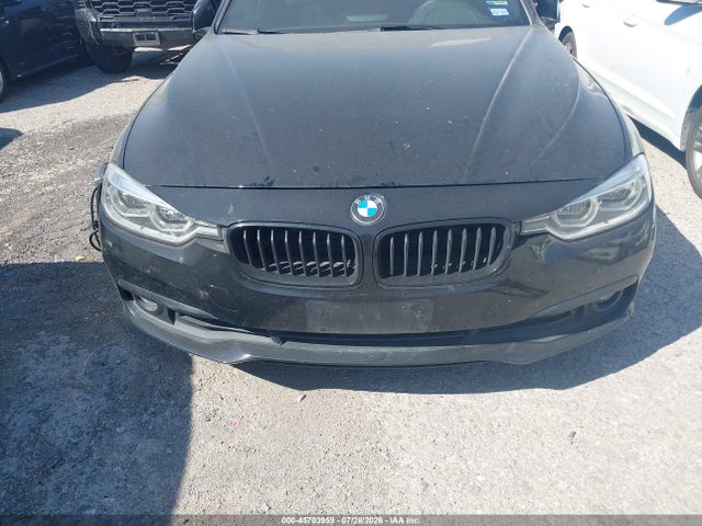 45703959 :رقم المزاد ، WBA8E5G59JNV02221 vin ، 2018 Bmw 320i Xdrive مزاد بيع