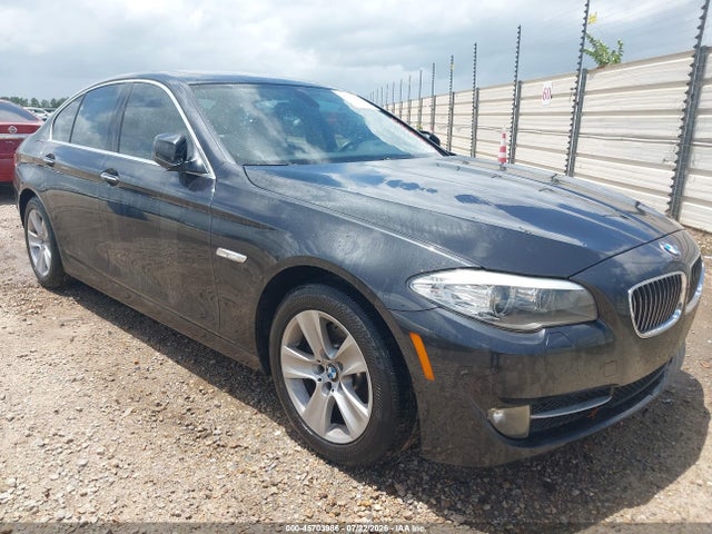 45703986 :رقم المزاد ، WBAFR1C55BC672227 vin ، 2011 Bmw 528i مزاد بيع