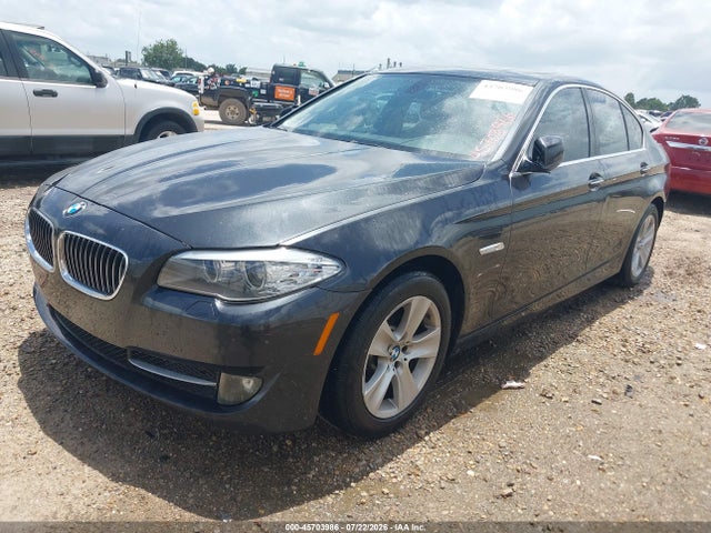 45703986 :رقم المزاد ، WBAFR1C55BC672227 vin ، 2011 Bmw 528i مزاد بيع