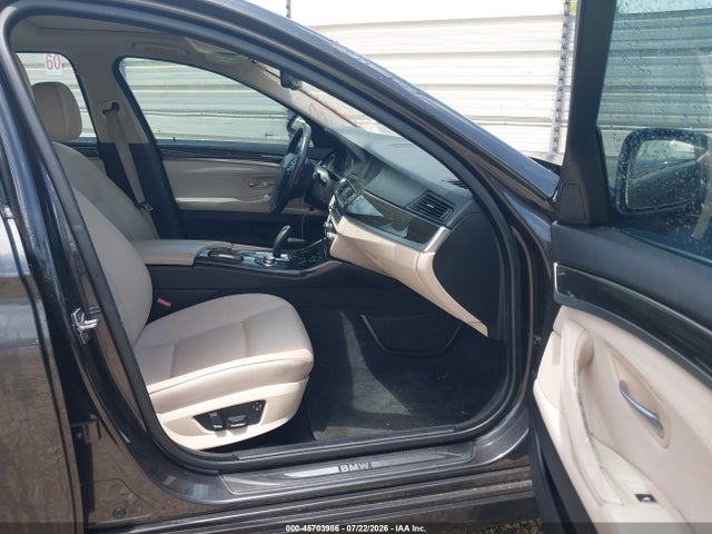 45703986 :رقم المزاد ، WBAFR1C55BC672227 vin ، 2011 Bmw 528i مزاد بيع