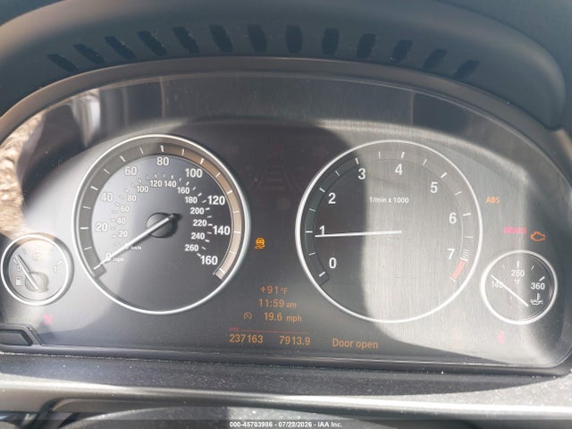 45703986 :رقم المزاد ، WBAFR1C55BC672227 vin ، 2011 Bmw 528i مزاد بيع