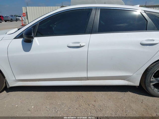 2024 Kia K5 Gt-line მანქანა იყიდება აუქციონზე, vin: 5XXG64J28RG237741, აუქციონის ნომერი: 45704016