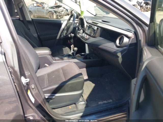 Toyota RAV4 LE 2016 JTMBFREV3GJ074971 Image 5