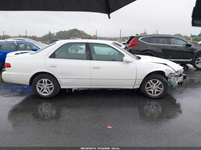 45704110 :رقم المزاد ، 4T1BF22K11U967790 vin ، 2001 Toyota Camry Le V6 مزاد بيع