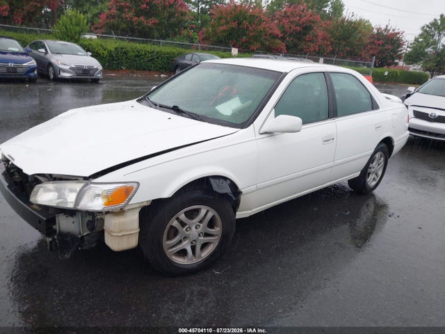 45704110 :رقم المزاد ، 4T1BF22K11U967790 vin ، 2001 Toyota Camry Le V6 مزاد بيع