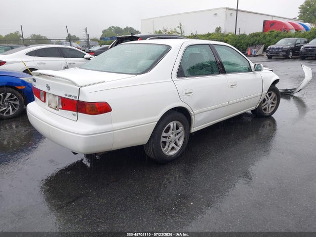 45704110 :رقم المزاد ، 4T1BF22K11U967790 vin ، 2001 Toyota Camry Le V6 مزاد بيع