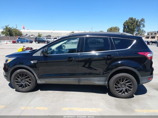 45704171 :رقم المزاد ، 1FMCU0GD4JUD21829 vin ، 2018 Ford Escape Se مزاد بيع