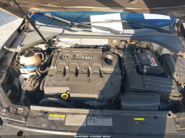 Продаж на аукціоні авто 2015 Volkswagen Passat 2.0l Tdi Sel Premium, vin: 1VWCV7A36FC007233, номер лоту: 45704203