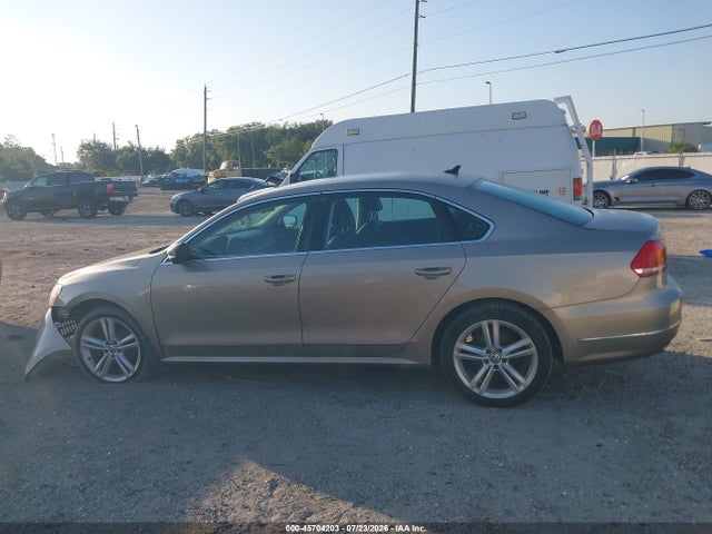 Продаж на аукціоні авто 2015 Volkswagen Passat 2.0l Tdi Sel Premium, vin: 1VWCV7A36FC007233, номер лоту: 45704203