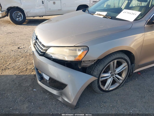 Продаж на аукціоні авто 2015 Volkswagen Passat 2.0l Tdi Sel Premium, vin: 1VWCV7A36FC007233, номер лоту: 45704203