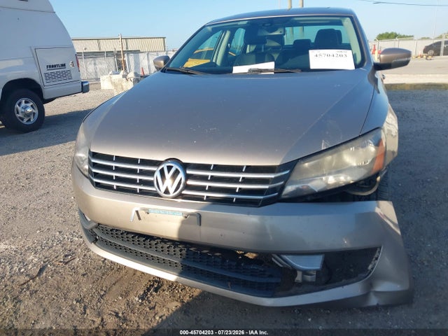 Продаж на аукціоні авто 2015 Volkswagen Passat 2.0l Tdi Sel Premium, vin: 1VWCV7A36FC007233, номер лоту: 45704203
