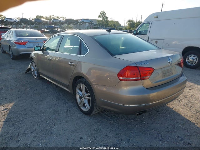 Продаж на аукціоні авто 2015 Volkswagen Passat 2.0l Tdi Sel Premium, vin: 1VWCV7A36FC007233, номер лоту: 45704203