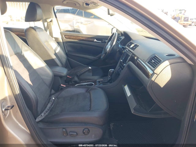 Продаж на аукціоні авто 2015 Volkswagen Passat 2.0l Tdi Sel Premium, vin: 1VWCV7A36FC007233, номер лоту: 45704203