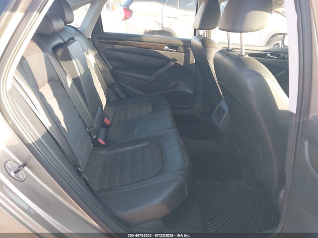 Продаж на аукціоні авто 2015 Volkswagen Passat 2.0l Tdi Sel Premium, vin: 1VWCV7A36FC007233, номер лоту: 45704203