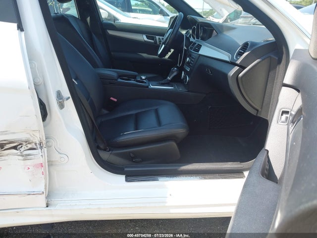 45704258 :رقم المزاد ، WDDGF8AB3ER307084 vin ، 2014 Mercedes-benz C 300 Sport 4matic مزاد بيع
