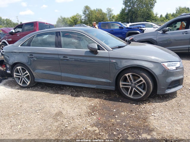 Aukcja sprzedaży 2018 Audi A3 2.0t Premium/2.0t Tech Premium, vin: WAUJ8GFF1J1006111, numer aukcji: 45704416