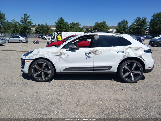 Porsche Macan T 2024 WP1AA2A54RLB08221 Image 14