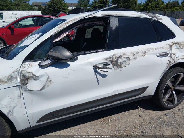 Porsche Macan T 2024 WP1AA2A54RLB08221 Image 18