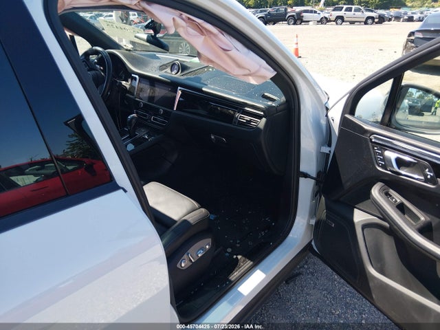 Porsche Macan T 2024 WP1AA2A54RLB08221 Image 5
