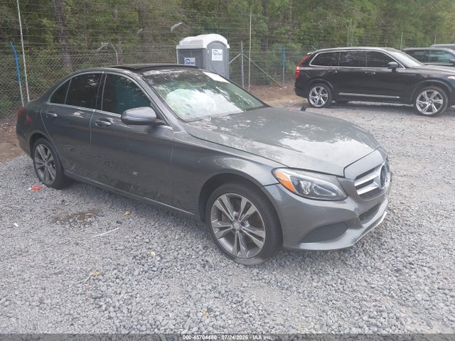 45704480 :رقم المزاد ، 55SWF4KB8HU200358 vin ، 2017 Mercedes-benz C 300 4matic مزاد بيع