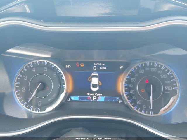 Продажа на аукционе авто 2015 Chrysler 200 C, vin: 1C3CCCCB2FN682947, номер лота: 45704560